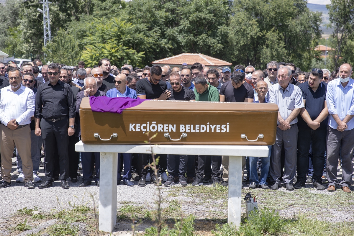 Tekne kazasında yaşamını yitiren iş insanı ve eşinin cenazeleri Ankara'ya defnedildi