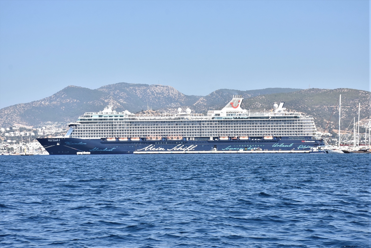 'Mein Schiff 5' 2 bin 509 yolcusuyla Bodrum’da