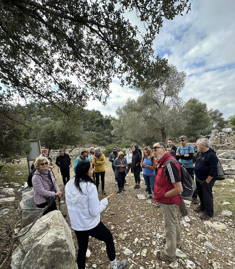 Arkeolog Serap Topaloğlu anlatımıyla Pedasa Kültür ve Doğa Gezisi gerçekleşti