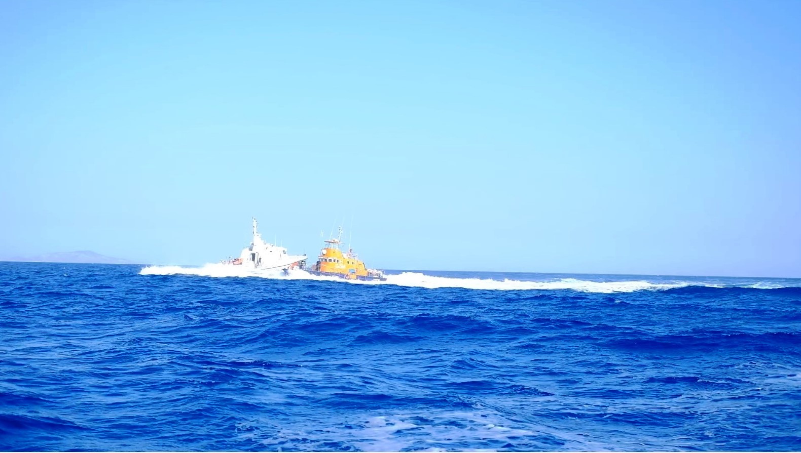 Yunan Sahil Güvenliği, yelkenli tekneyi taciz etti! Türk askeri: ‘Rotanızı değiştirmeyin, tam yol ileri!