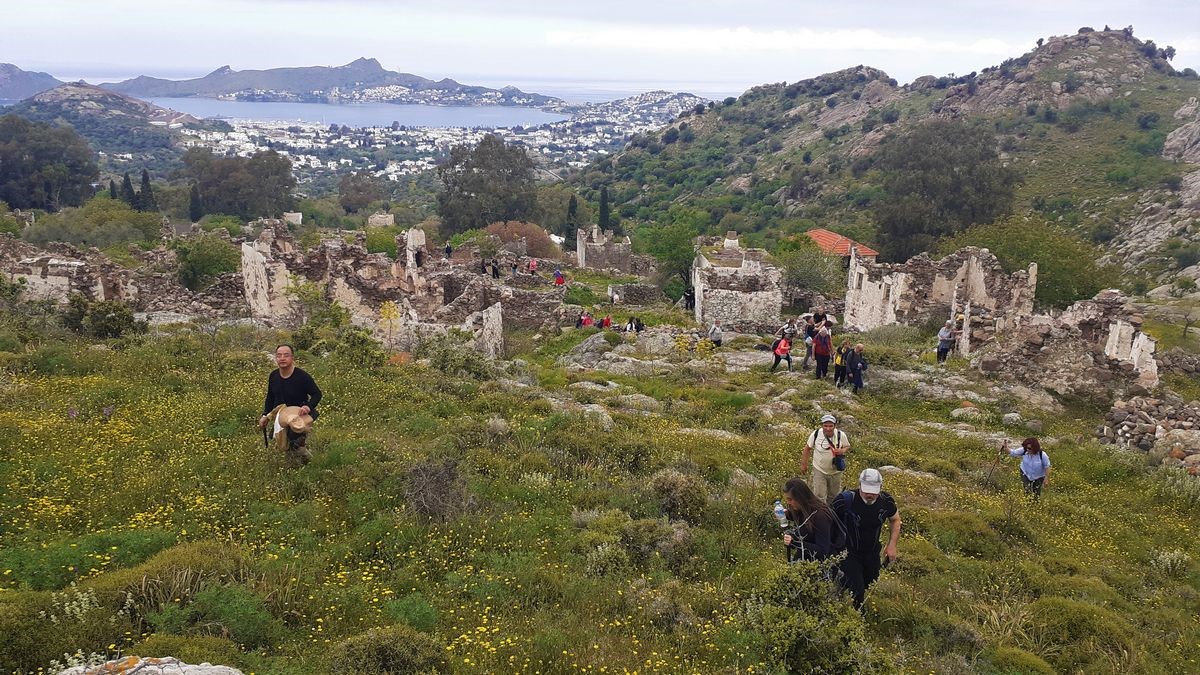 Aydınlı doğaseverler, 600 yıllık bir Türkmen köyü Sandima’yı keşfetti