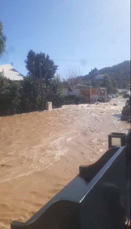 Bodrum’da tonlarca su yine boşuna aktı! 