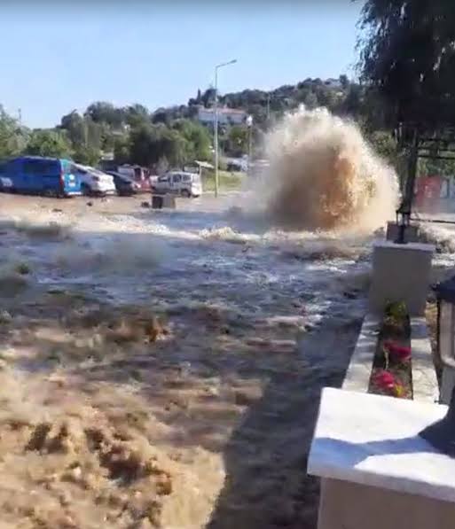 Vatandaşın isyanı! ‘Sular boşa akıyor! Yollar köstebek yuvası!’