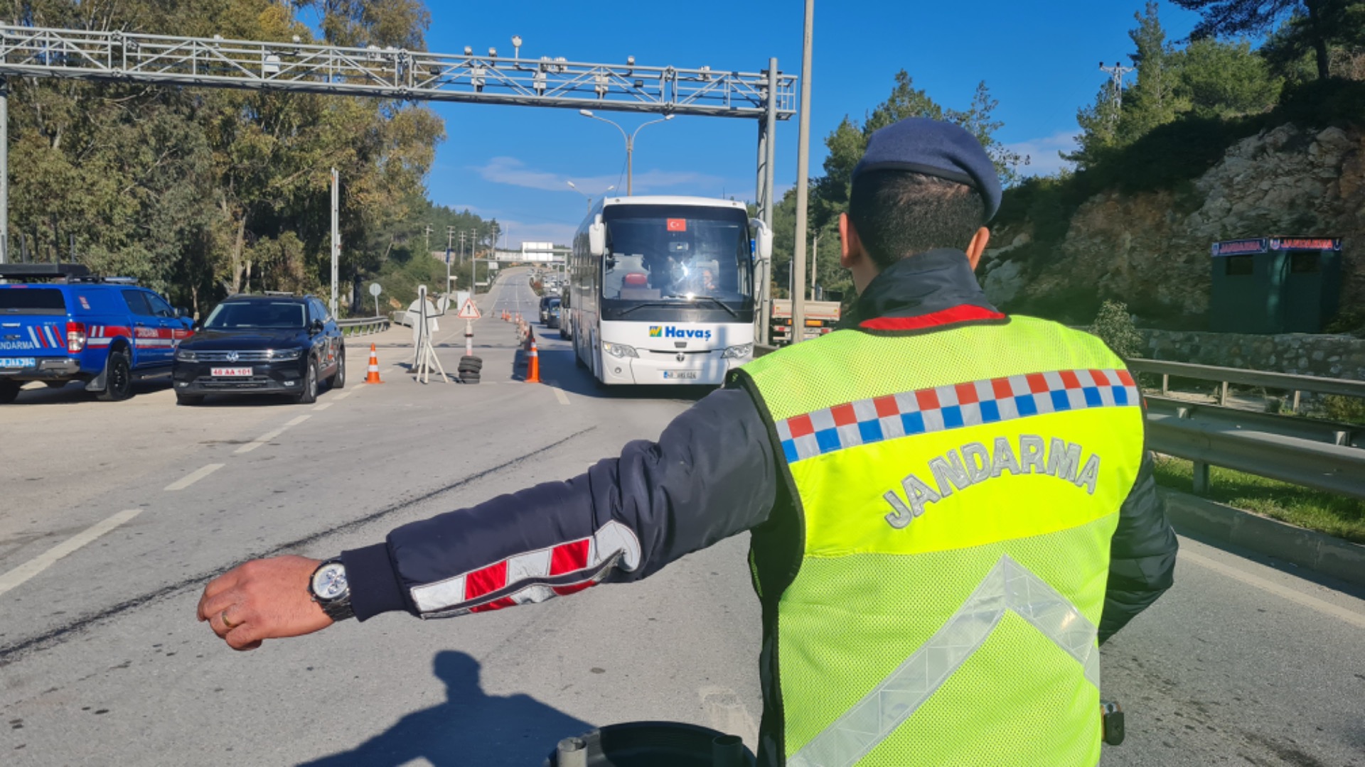 Bodrum’a 24 saatte 15 bin araç girdi