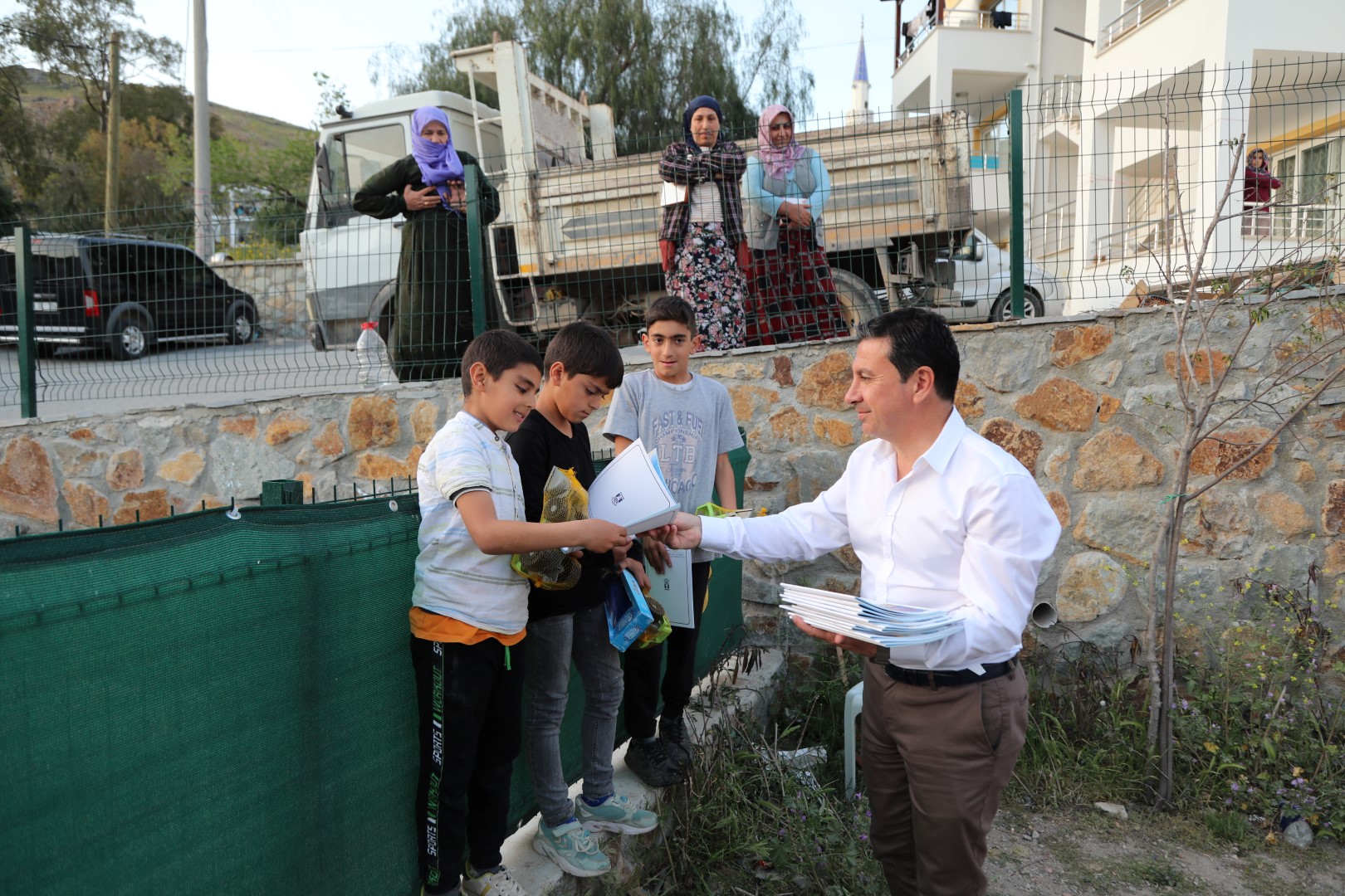 BODRUM’DA SEZON HAZIRLIKLARI… GÜMÜŞLÜK VE TÜRKBÜKÜ’NDE ÜST YAPI ÇALIŞMALARI SÜRÜYOR