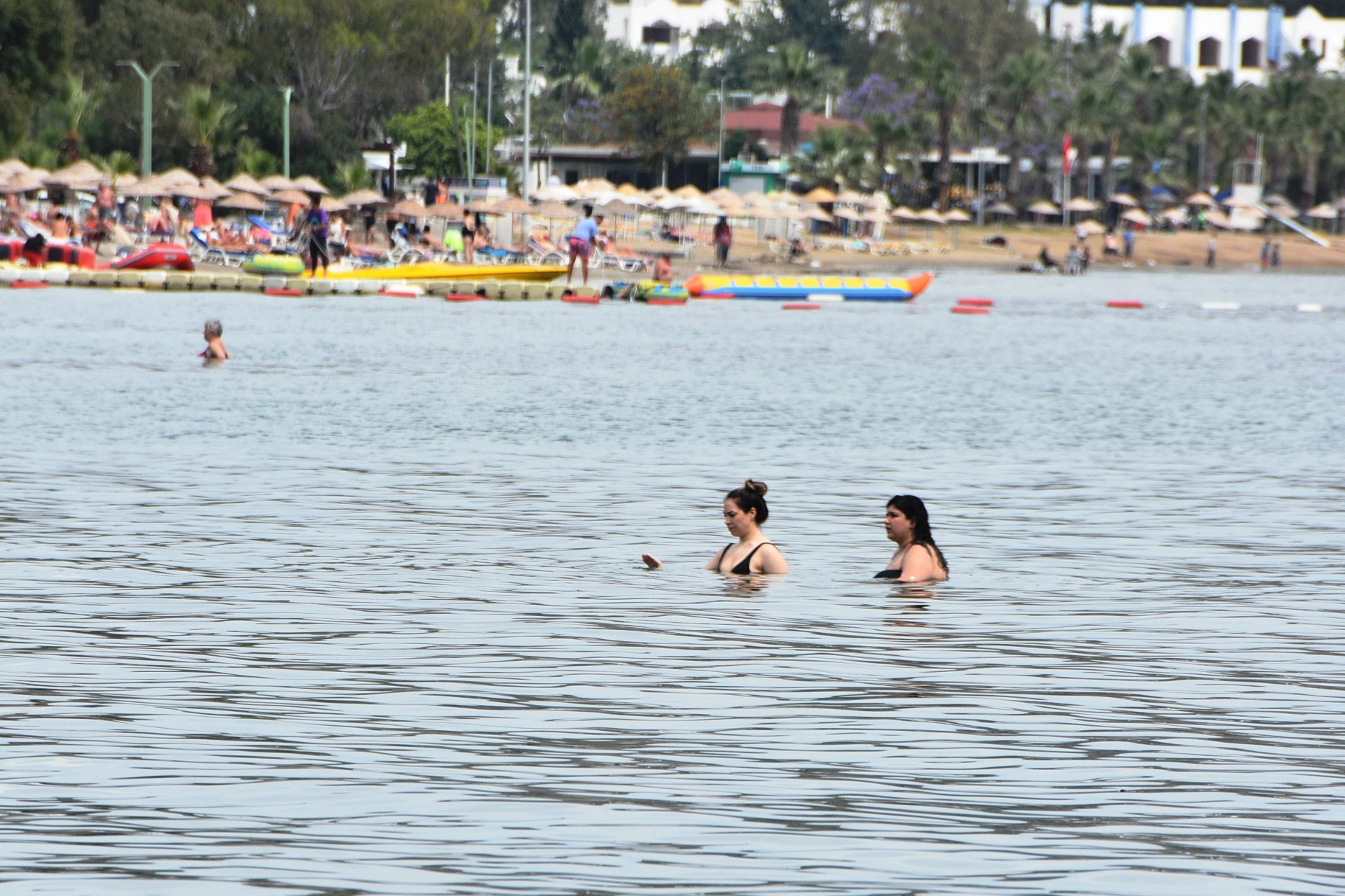 Bodrum’da oyunu kullanan denize akın etti