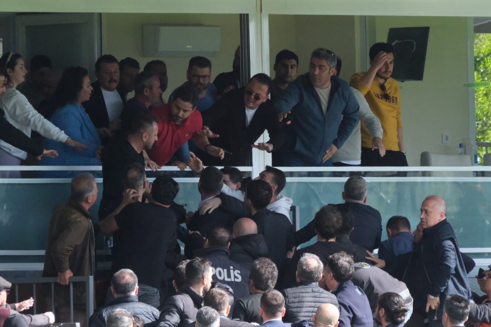 Bodrumspor - Çaykur Rizespor maçı sonrası yöneticiler arasında kavga