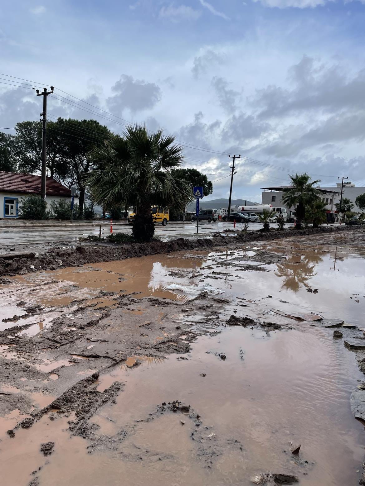 Bodrum’da sağanak yağış etkili oldu