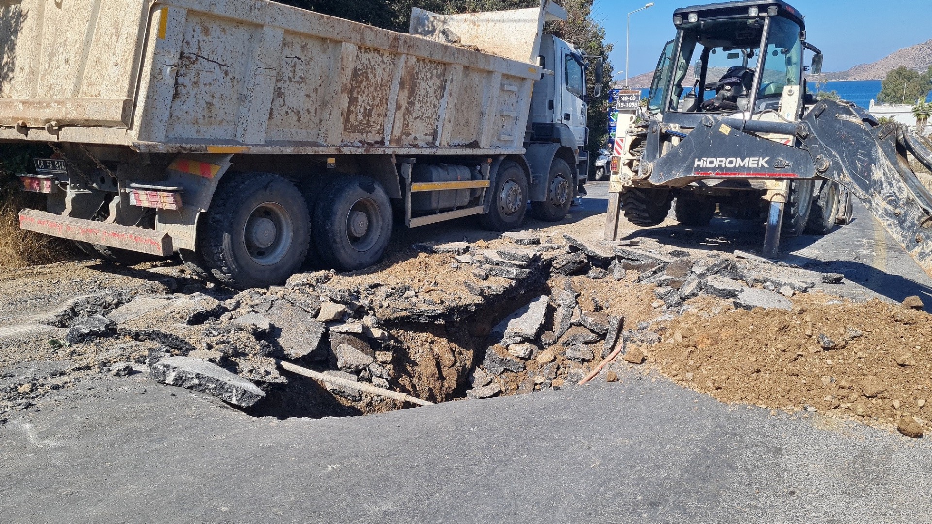 Bodrum'da ana isale hattı patladı