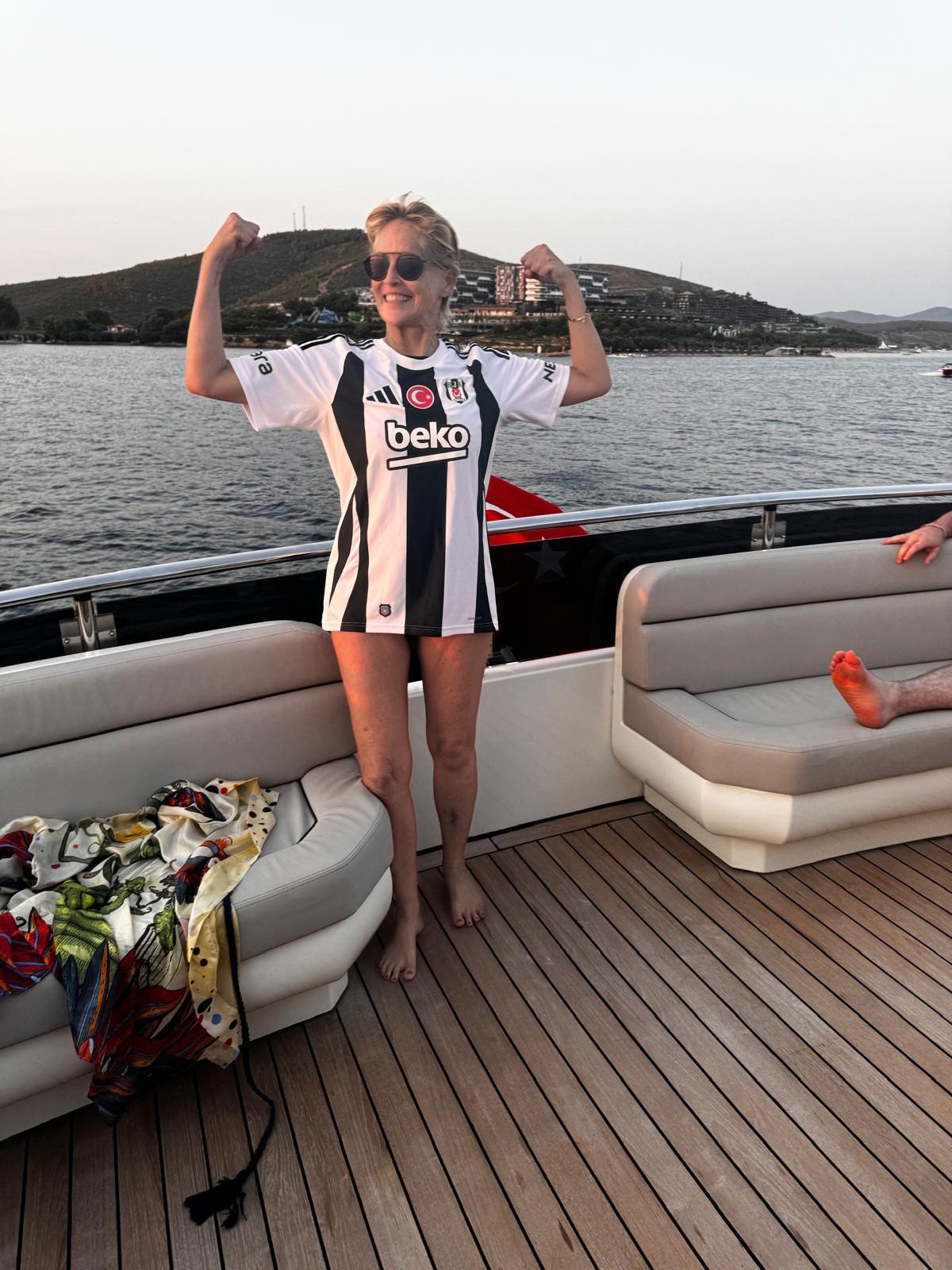 Sharon Stone Bodrum’da tatil yapıyor