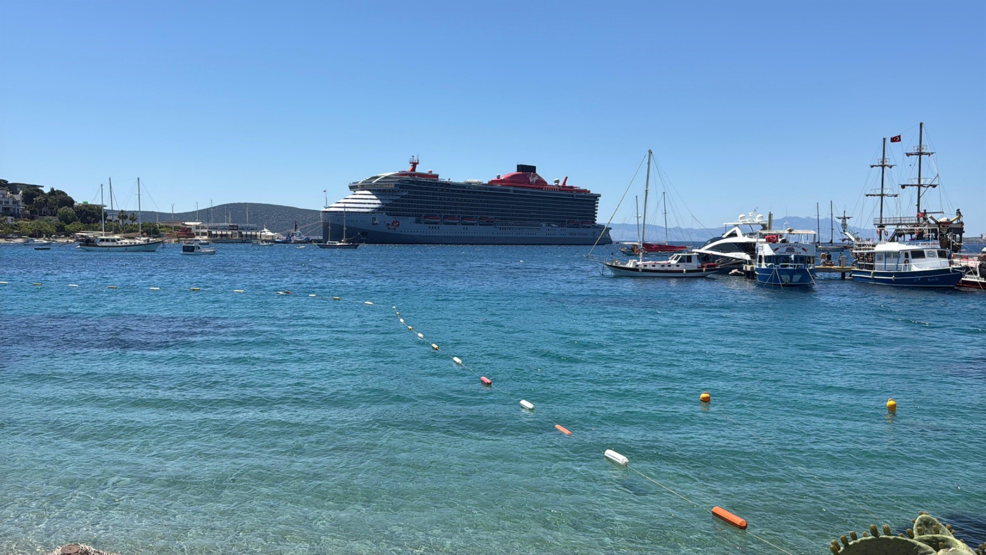 Bahamalar bayraklı kruvaziyer Bodrum'a demir attı