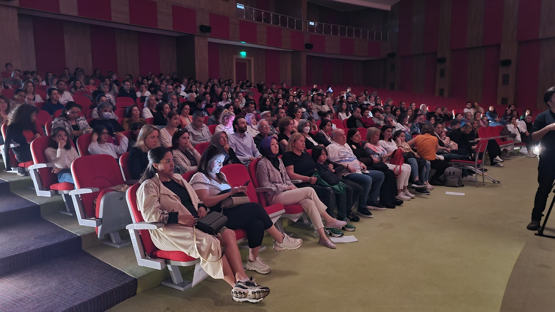 Depremde yaşamın yitiren ilkokul öğrencisi Yade konserle anıldı