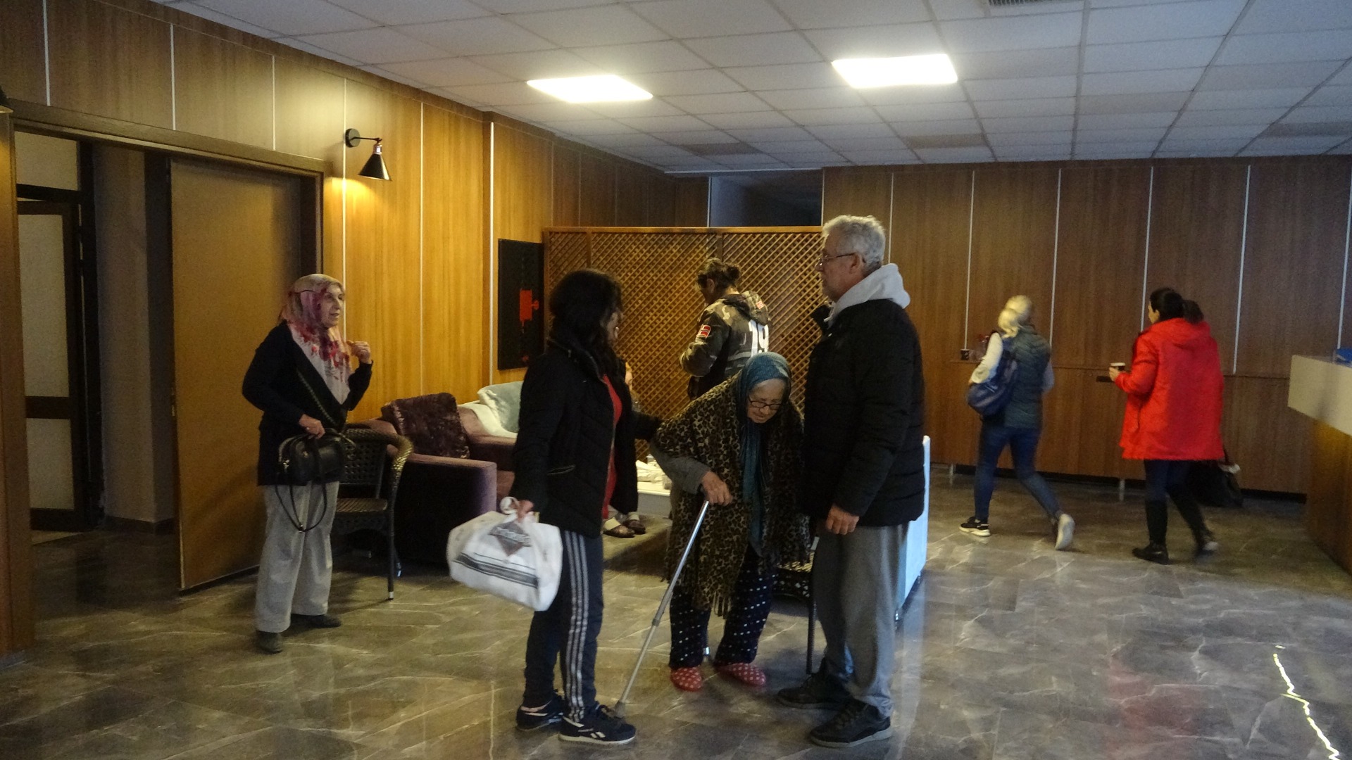 Depremzedeler Marmaris’te otellerde ağırlanıyor