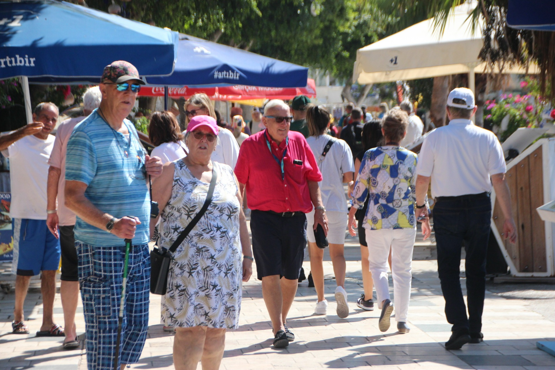 Dev gemi 'Mein Schiff 6' ile 2 bin 119 yolcu Bodrum'a geldi