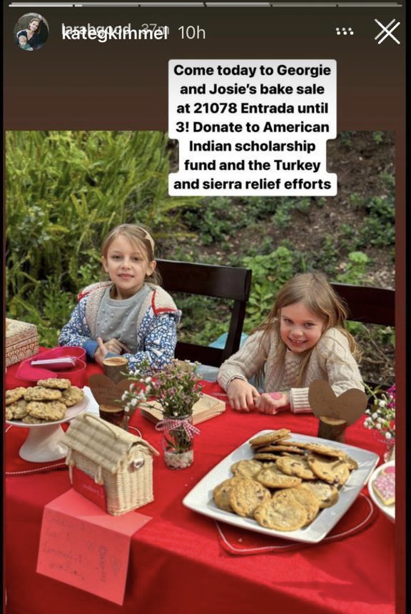 Amerika’da iki kız çocuğu, Türkiye ve Suriye’deki depremzedeler için çay ve kurabiye satarak bağış topladı
