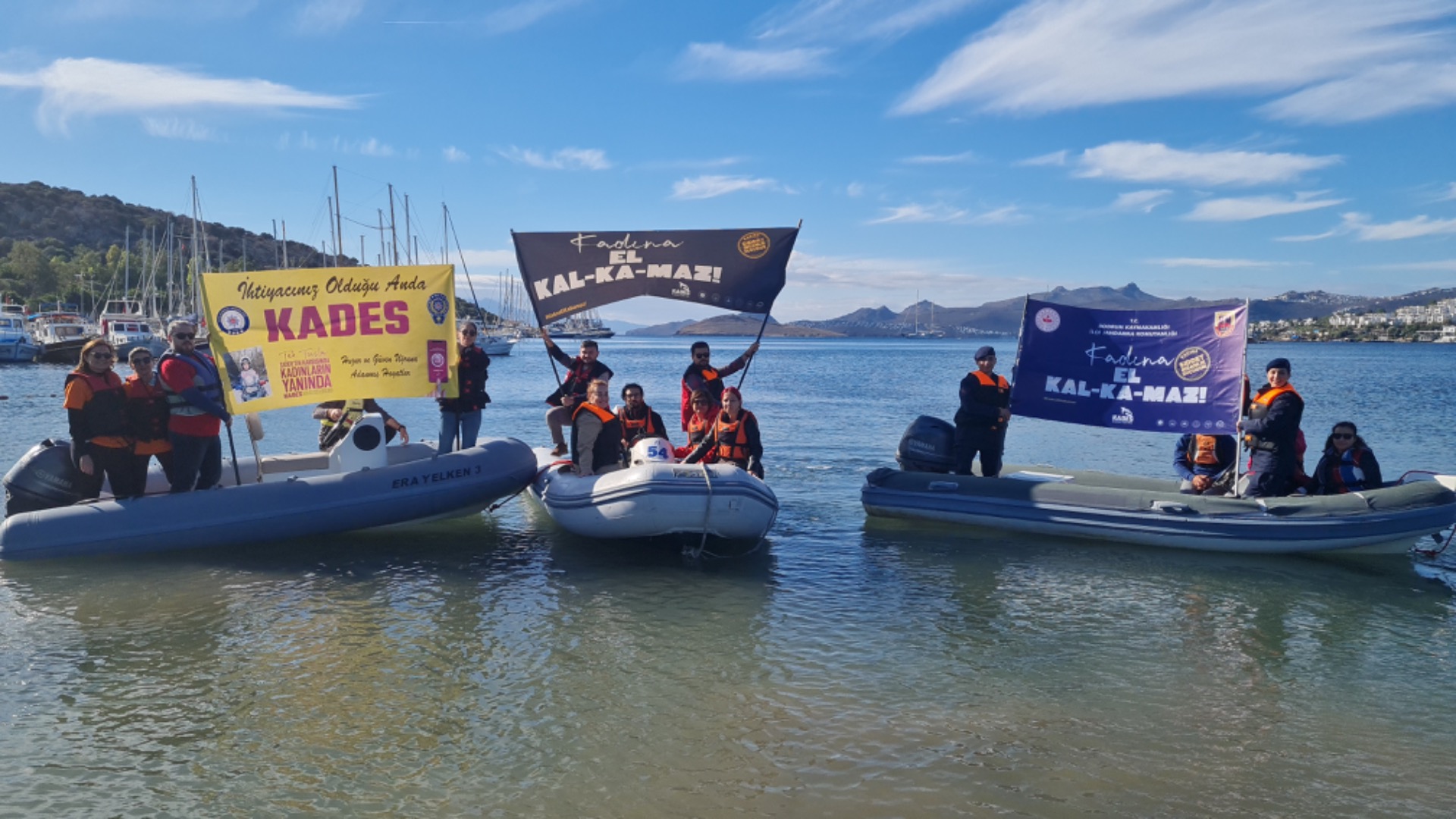 Kadına şiddete karşı denizde pankart açtılar