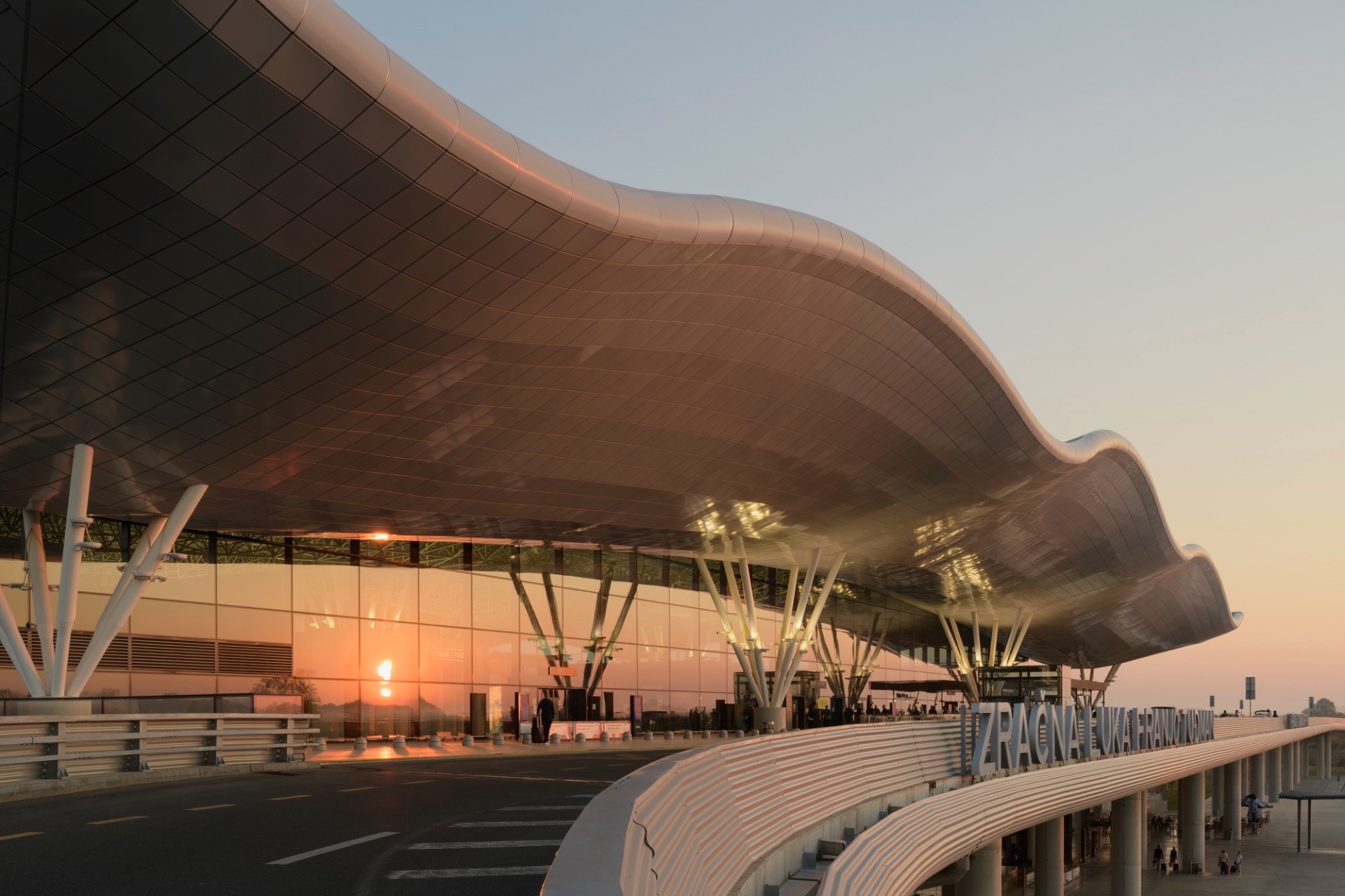 Milas - Bodrum dahil TAV'ın dört havalimanı dünyanın en iyileri arasında