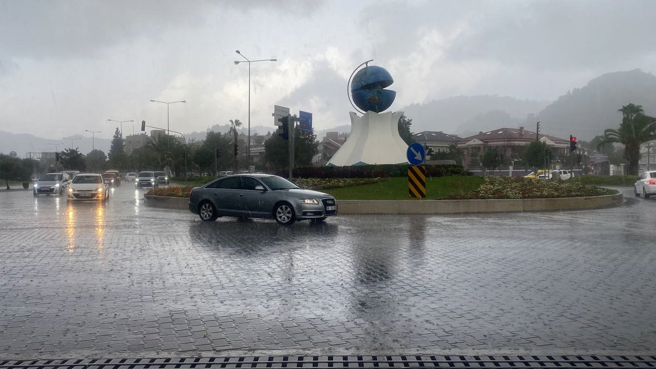 Muğla’da dolu, yağmur, fırtına sonrası hortum