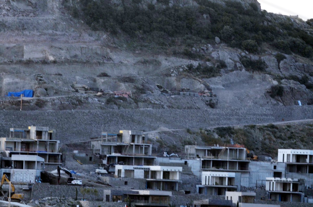 Bodrum’da büyük talan! Dağı bile parçaladılar