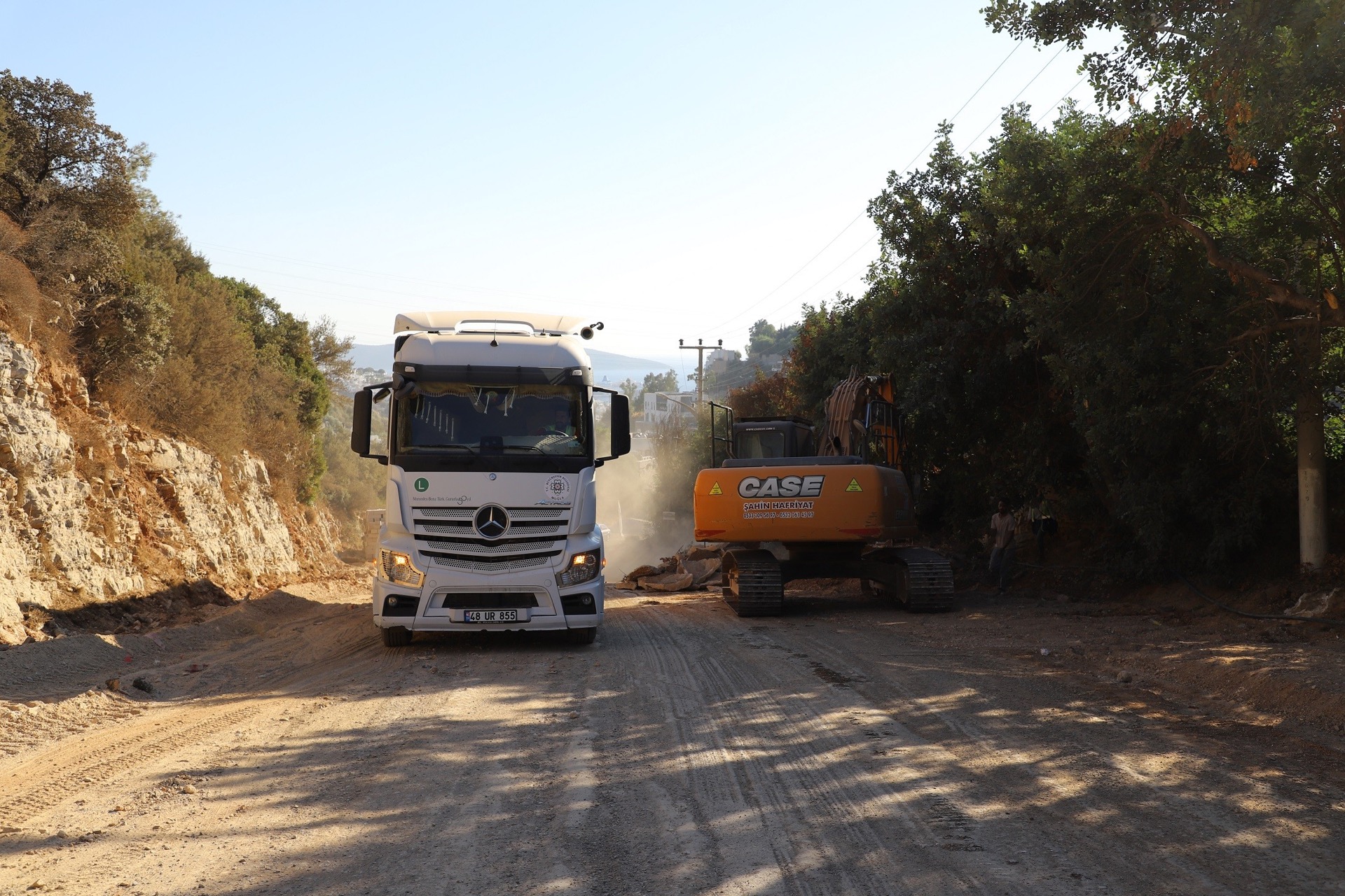 Mümtaz Ataman caddesinde yol ve kaldırım çalışmaları başlıyor