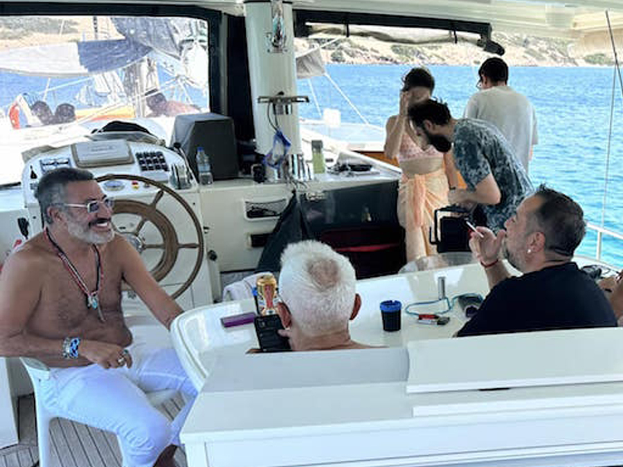 Ata Demirer’den Bodrum’da Hem Tatil, Hem Dizi: ‘ALARGA’