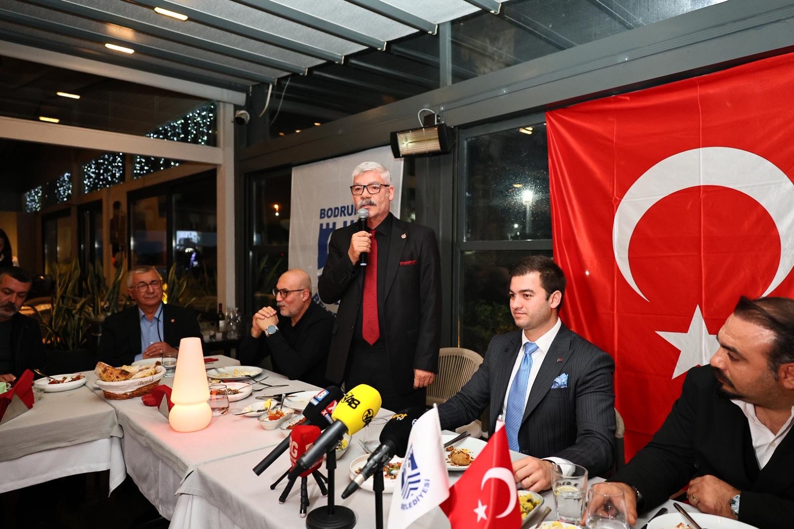 Başkan Mandalinci Basın Mensupları İle Bir Araya Geldi