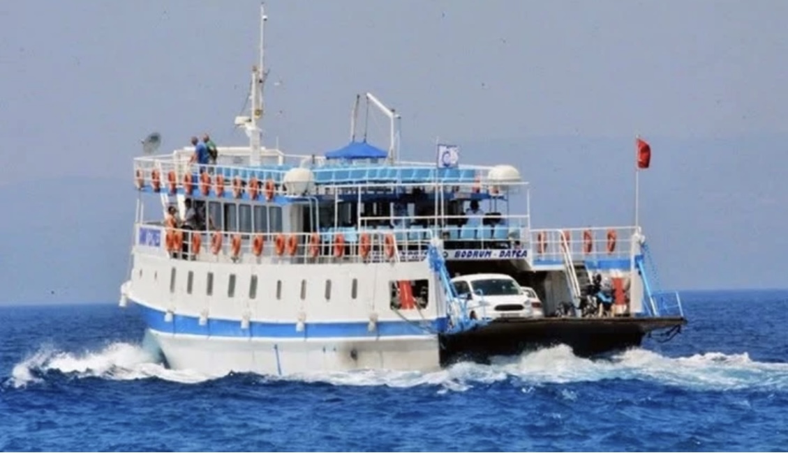 Bodrum’da feribota kuvvetli rüzgar engeli