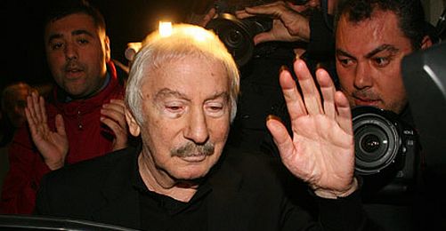 Büyük usta İlhan Selçuk’u Saygı ve Özlemle Anıyoruz