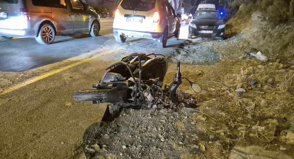 Bodrum’da taksi ile motosiklet çarpıştı: İki kişi hayatını kaybetti!