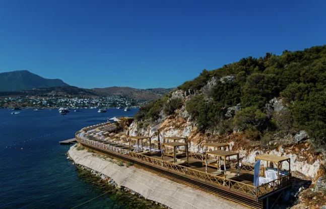Bakanlığın Bodrum'daki plajı gündemde. Giriş ücretsiz, lahmacun 125 TL