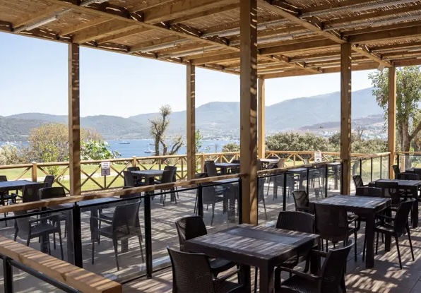 Bakanlığın Bodrum'daki plajı gündemde. Giriş ücretsiz, lahmacun 125 TL
