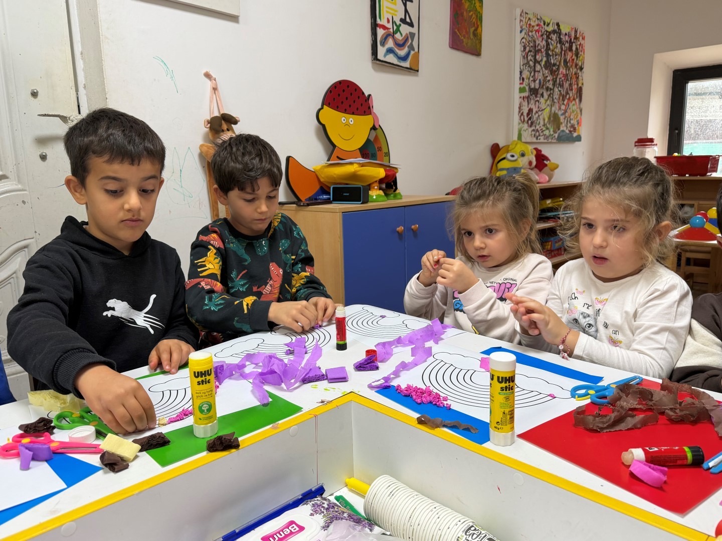 Gökkuşağı Sanat Atölyesi Çocuklardan Yoğun İlgi Gördü