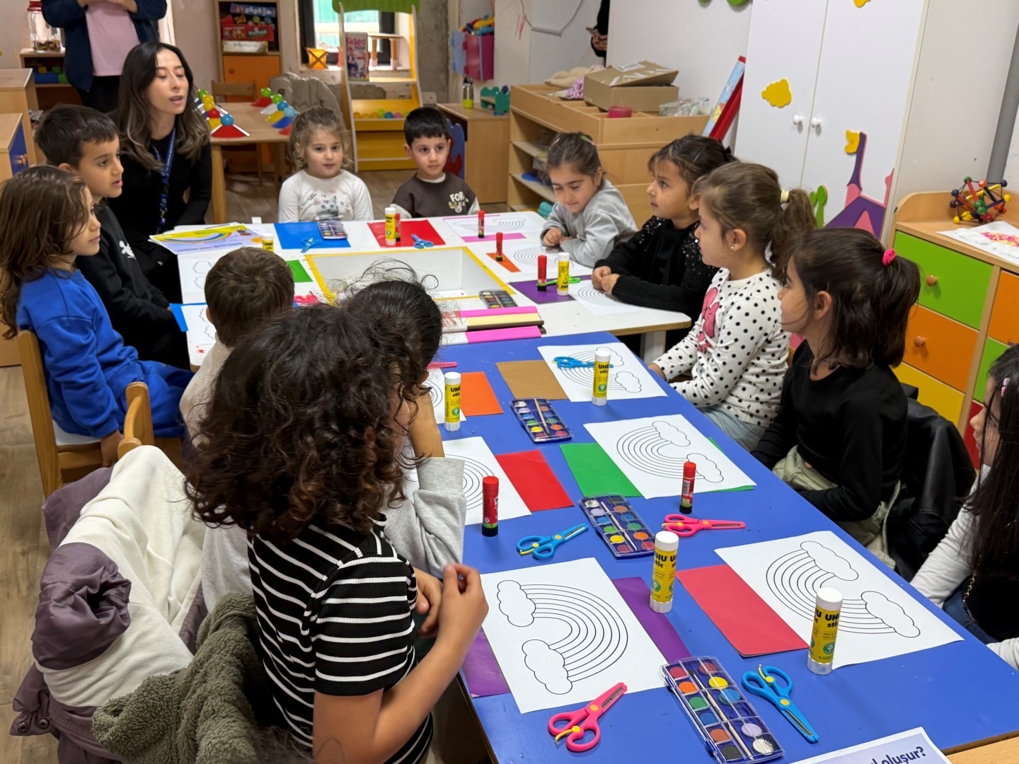 Gökkuşağı Sanat Atölyesi Çocuklardan Yoğun İlgi Gördü