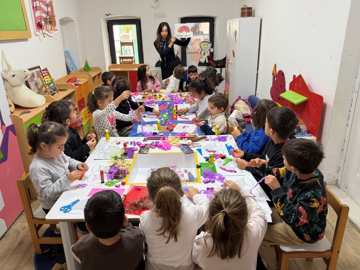 Gökkuşağı Sanat Atölyesi Çocuklardan Yoğun İlgi Gördü