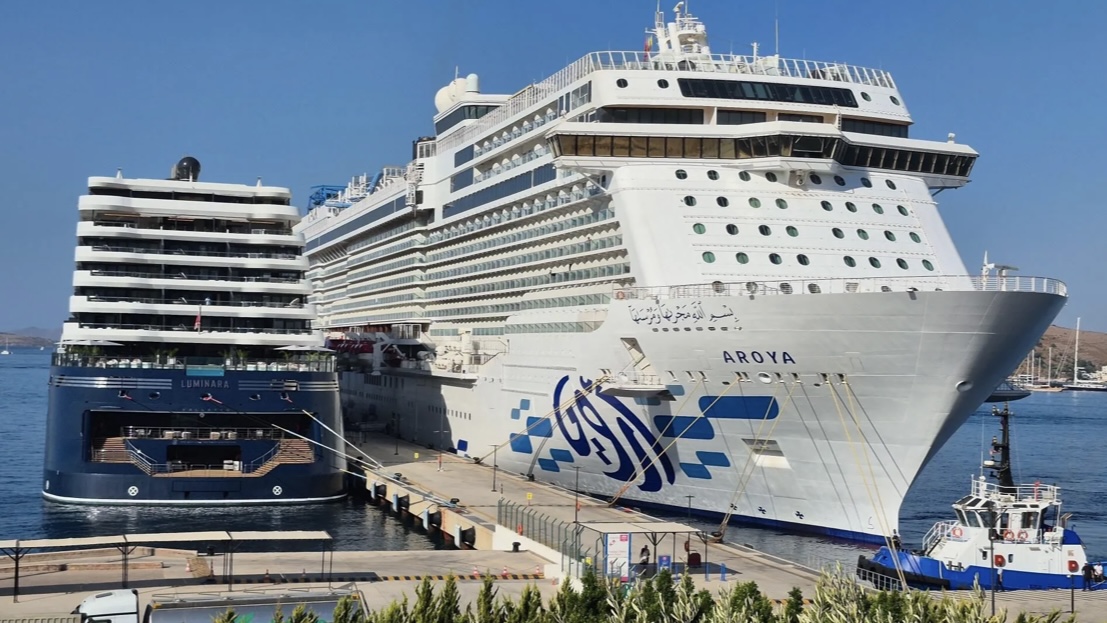 Bodrum’a İki Dev Yolcu Gemisi 2.528 Turist Getirdi