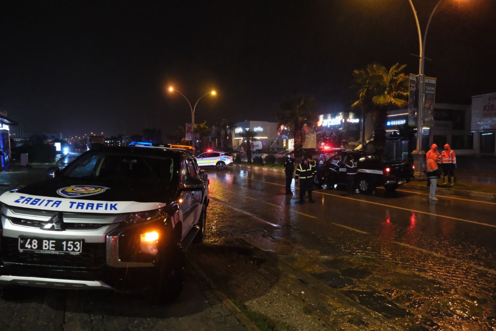 Bodrum'da şiddetli yağıştan 109 ev ve iş yeri ile 4 araç etkilendi