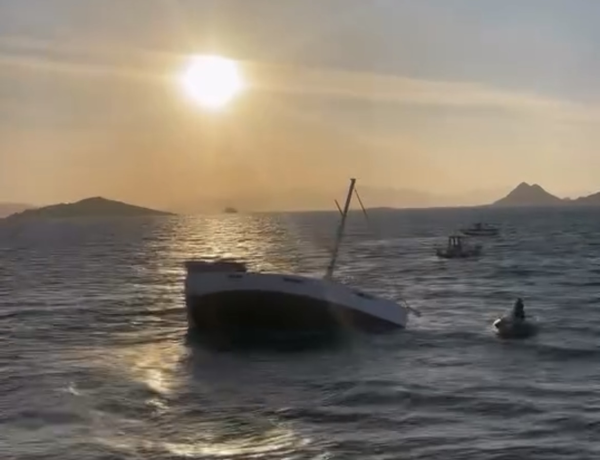 Bodrum’da Fırtına Nedeniyle Tekne Karaya Oturdu