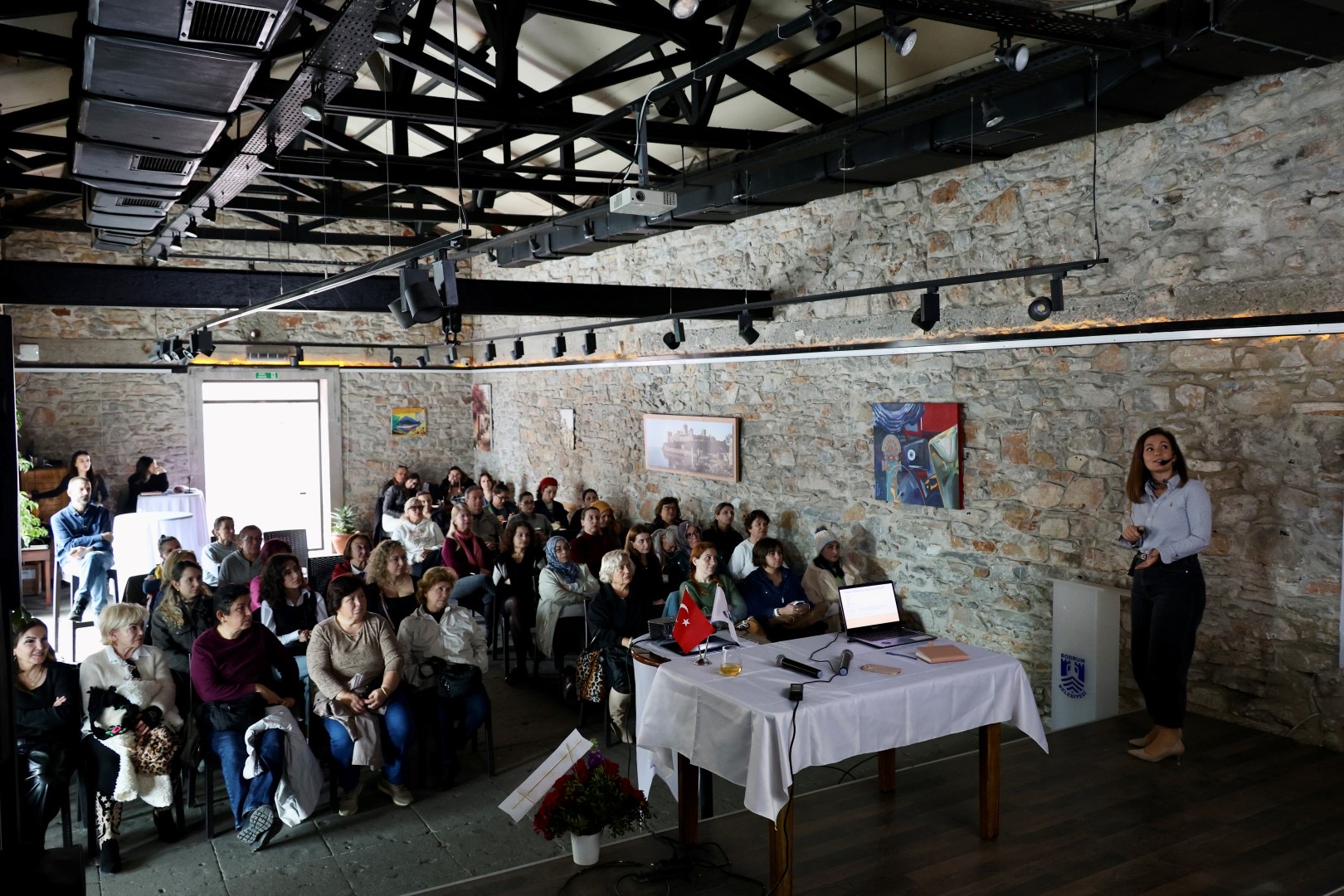 Bodrum’da Kadın Girişimciler için E-Ticaret Semineri Düzenlendi