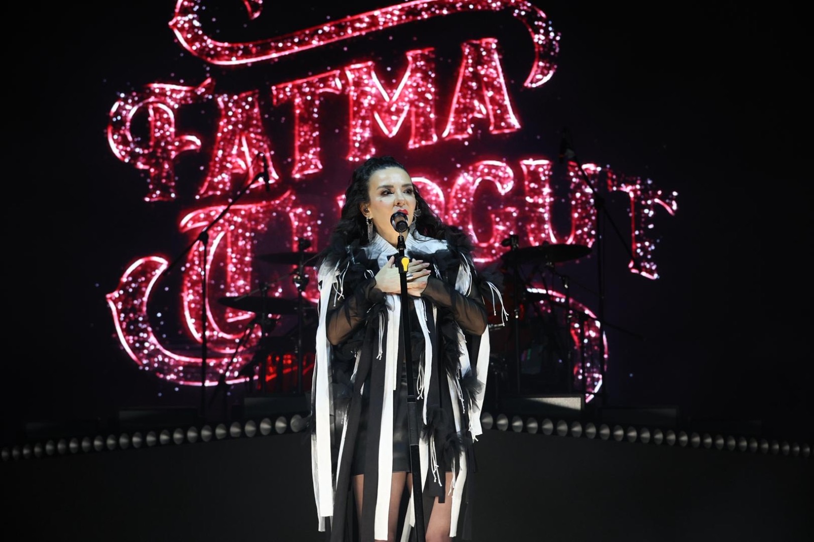 Sevgililer Günü Coşkusu: 14 Şubat Bodrum’da Fatma Turgut Konseriyle Kutlandı