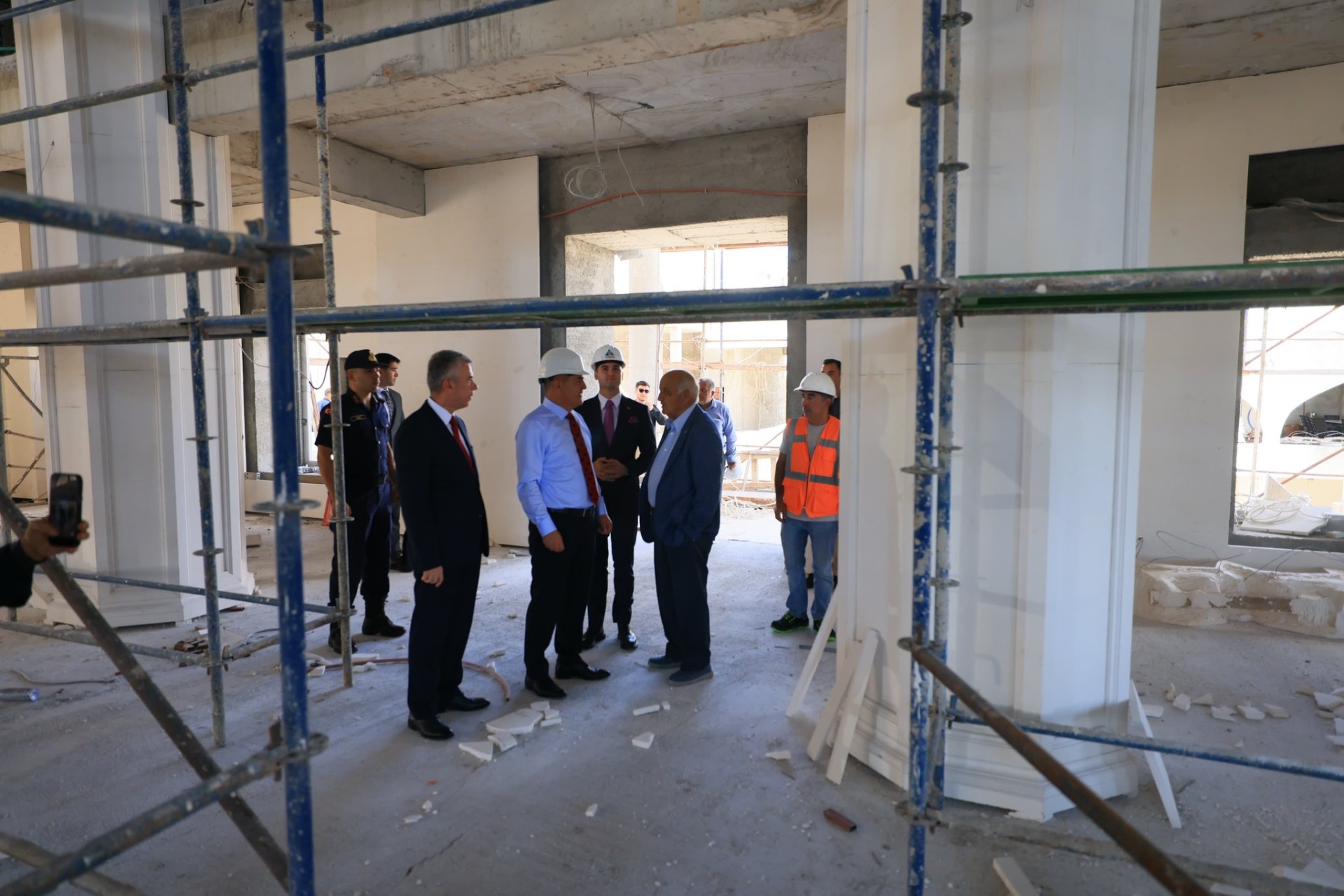 Cami mi, Külliye mi? 130 kişilik sınıfta kimler ne eğitimi alacak?