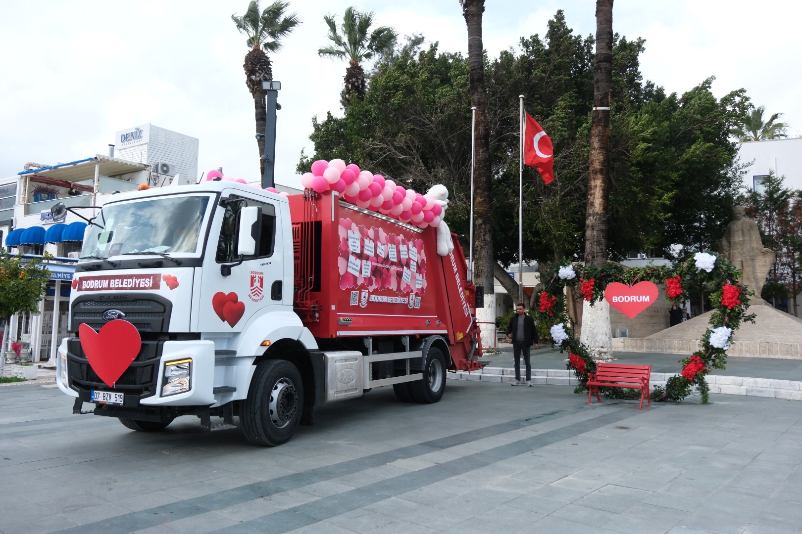 Sevgililer Günü Coşkusu: 14 Şubat Bodrum’da Fatma Turgut Konseriyle Kutlandı