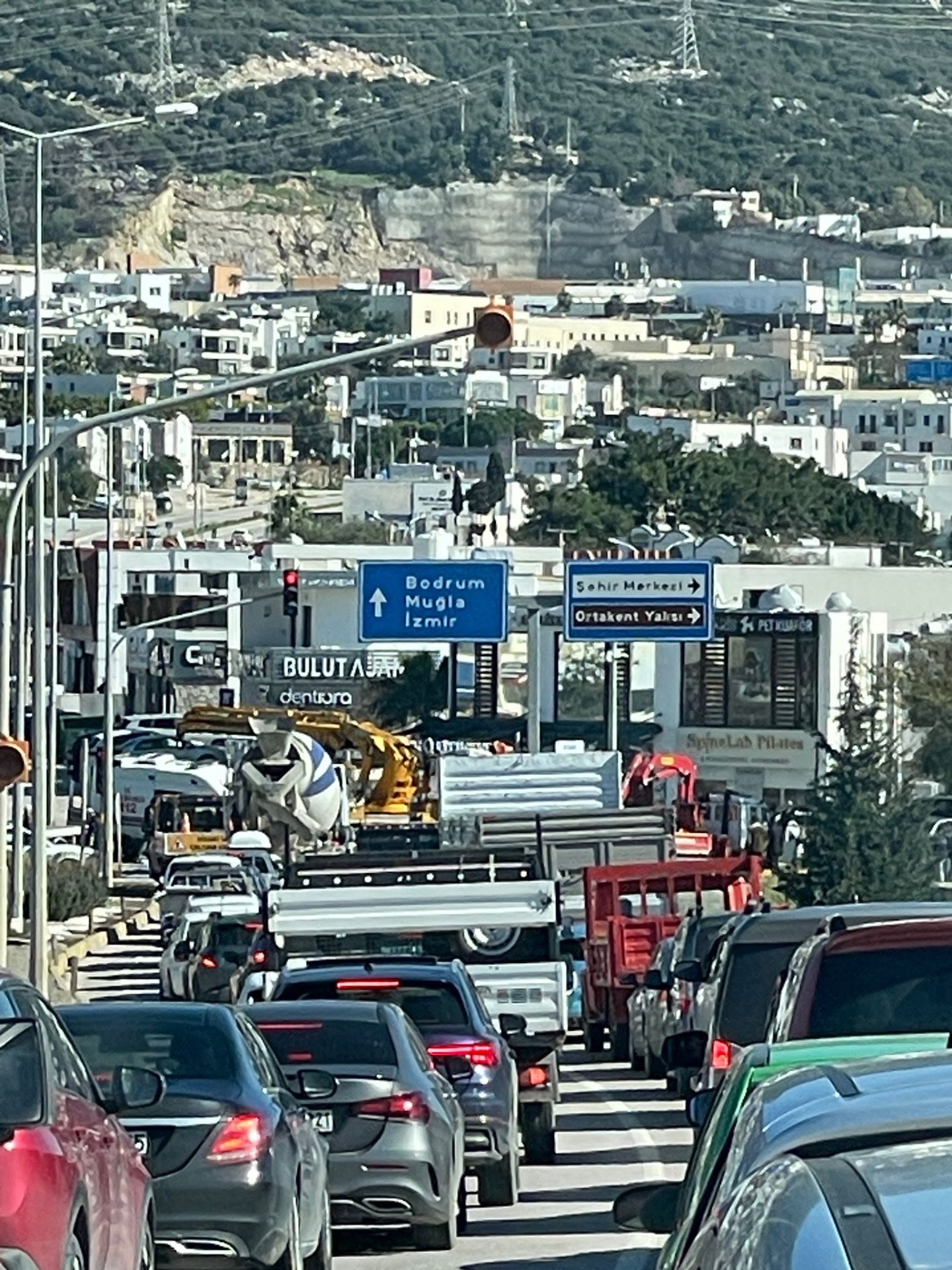 Bodrum Ortakent’te Ambulans Kazası: 5 Kişi Hastaneye Kaldırıldı