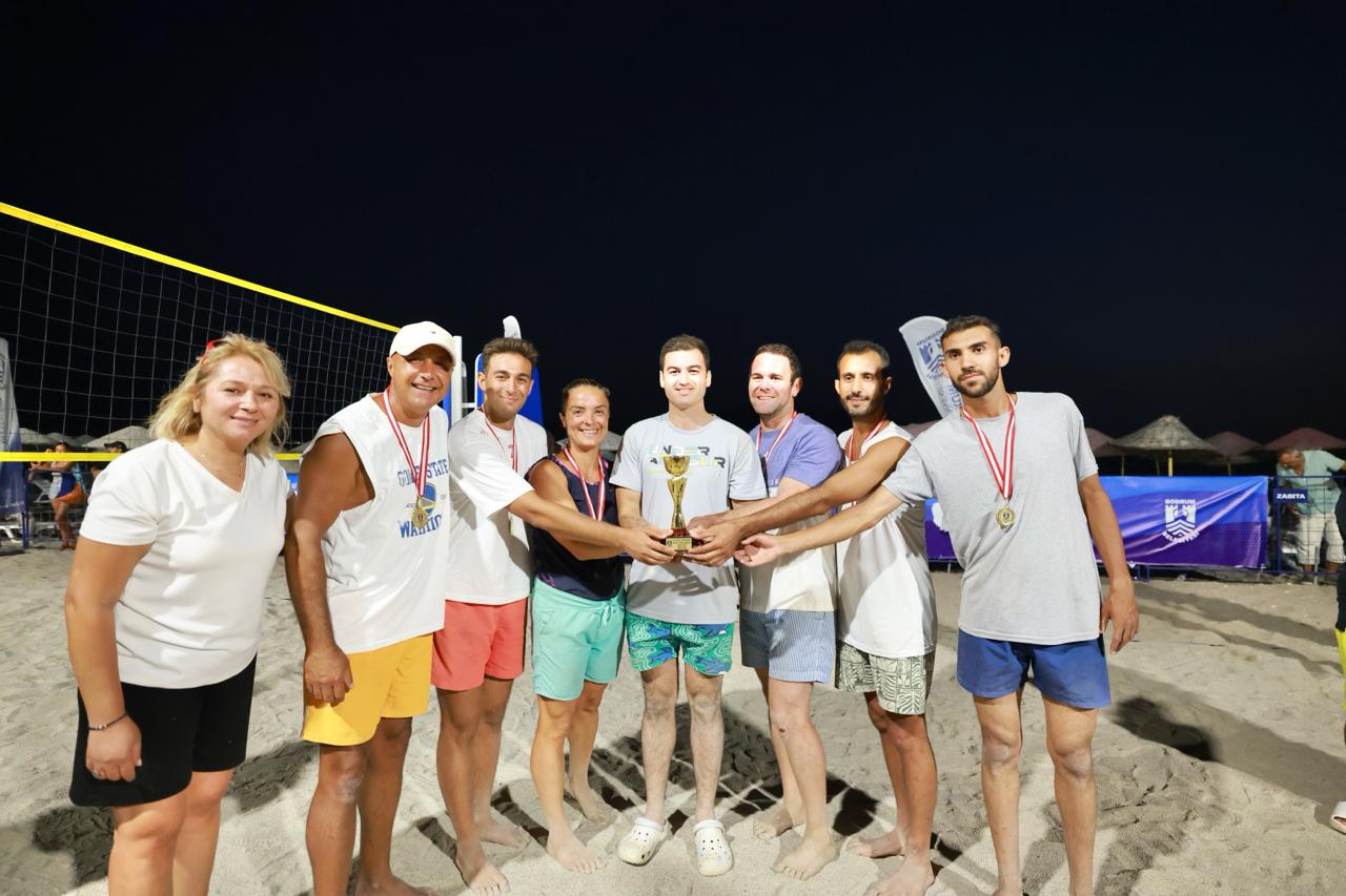 Plaj Voleybolu Şenliği Tamamlandı: Şampiyon Takım “Fener Burnu” Oldu