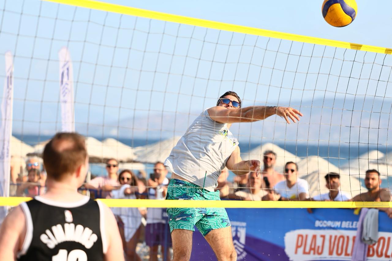 Plaj Voleybolu Şenliği Tamamlandı: Şampiyon Takım “Fener Burnu” Oldu