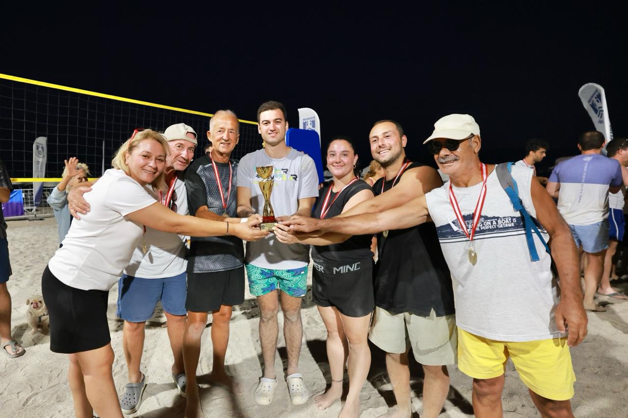 Plaj Voleybolu Şenliği Tamamlandı: Şampiyon Takım “Fener Burnu” Oldu