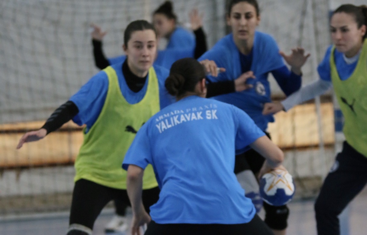 Armada Praxis Yalıkavakspor, Trabzon Deplasmanı Öncesi Hazırlıklarını Bodrum’da Sürdürüyor