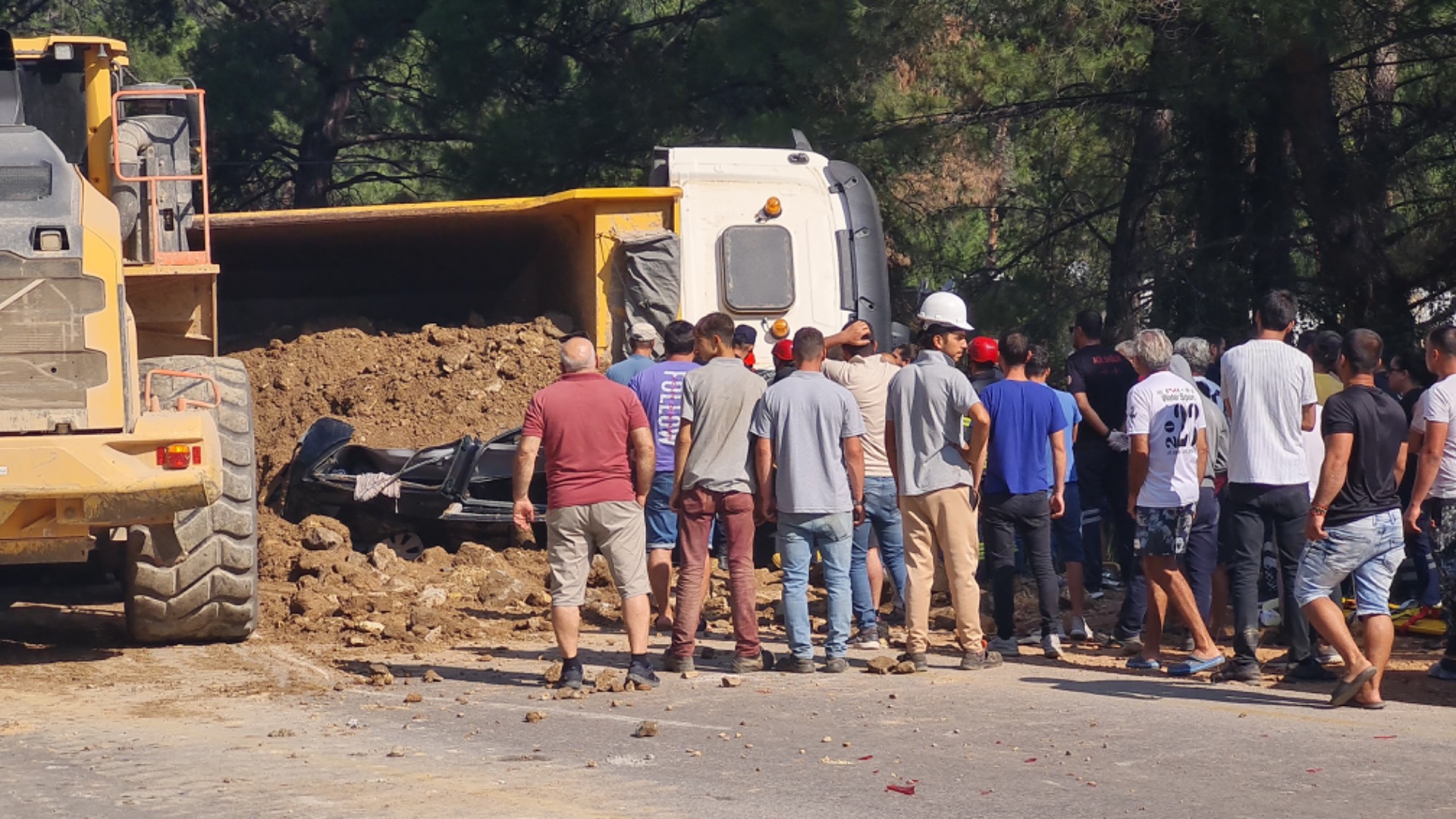 Bodrum turizmi kamyonun altında!