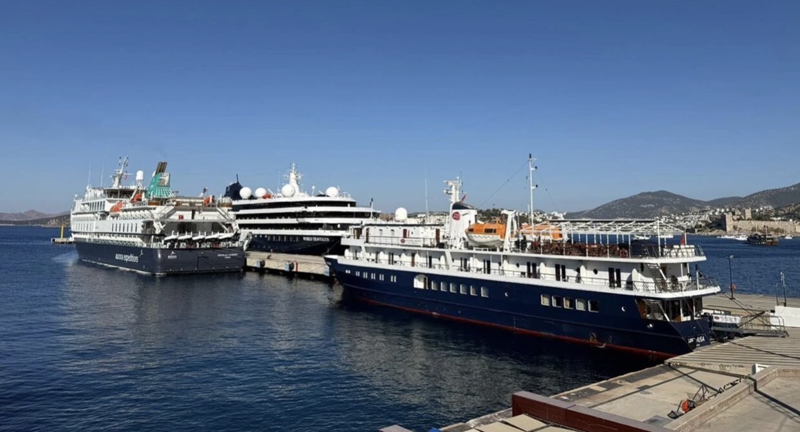 Bodrum'a 3 gemi birden geldi