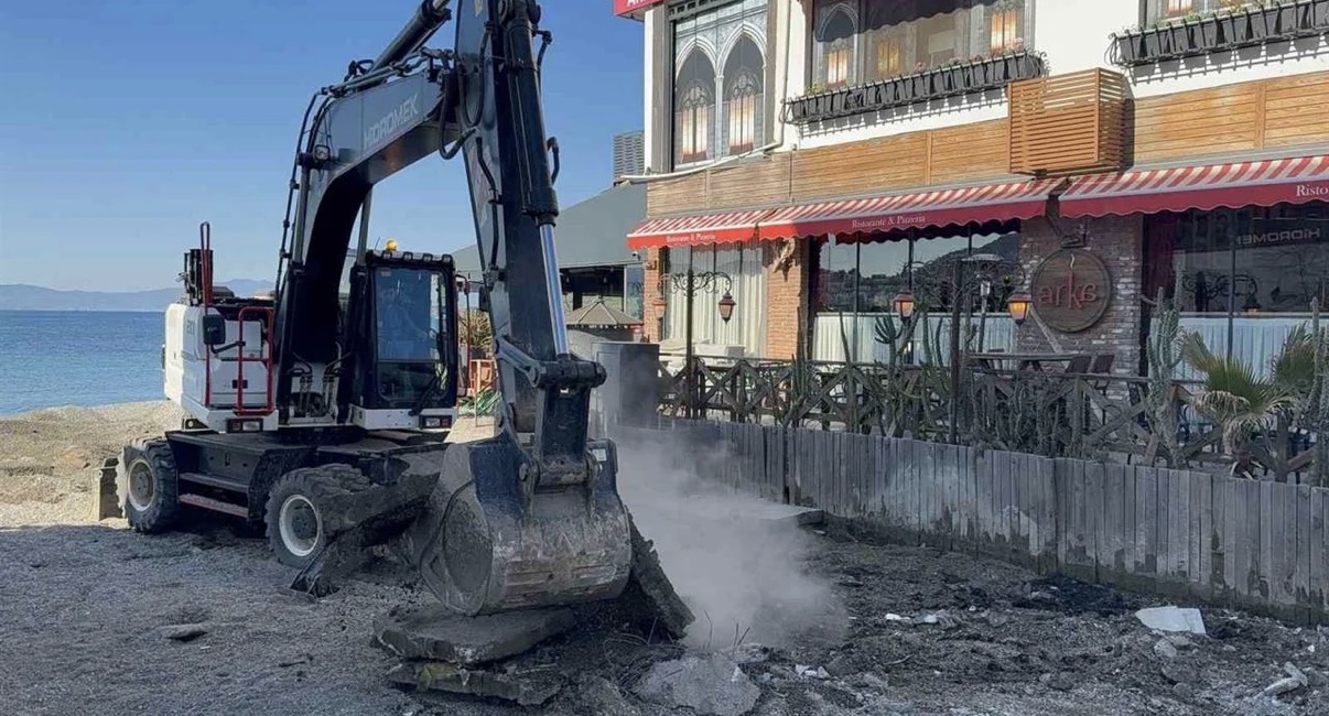 Kumbahçe Sahilindeki İşgaller Kaldırılıyor