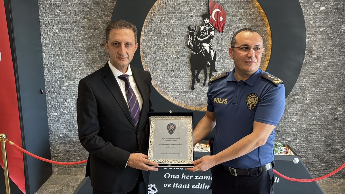 Bodrum'da emniyet müdürlüğü devir teslim töreniyle yeni müdür Mahir Gökmen göreve başladı